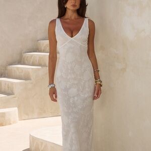 Runaway the label Amarna maxi white